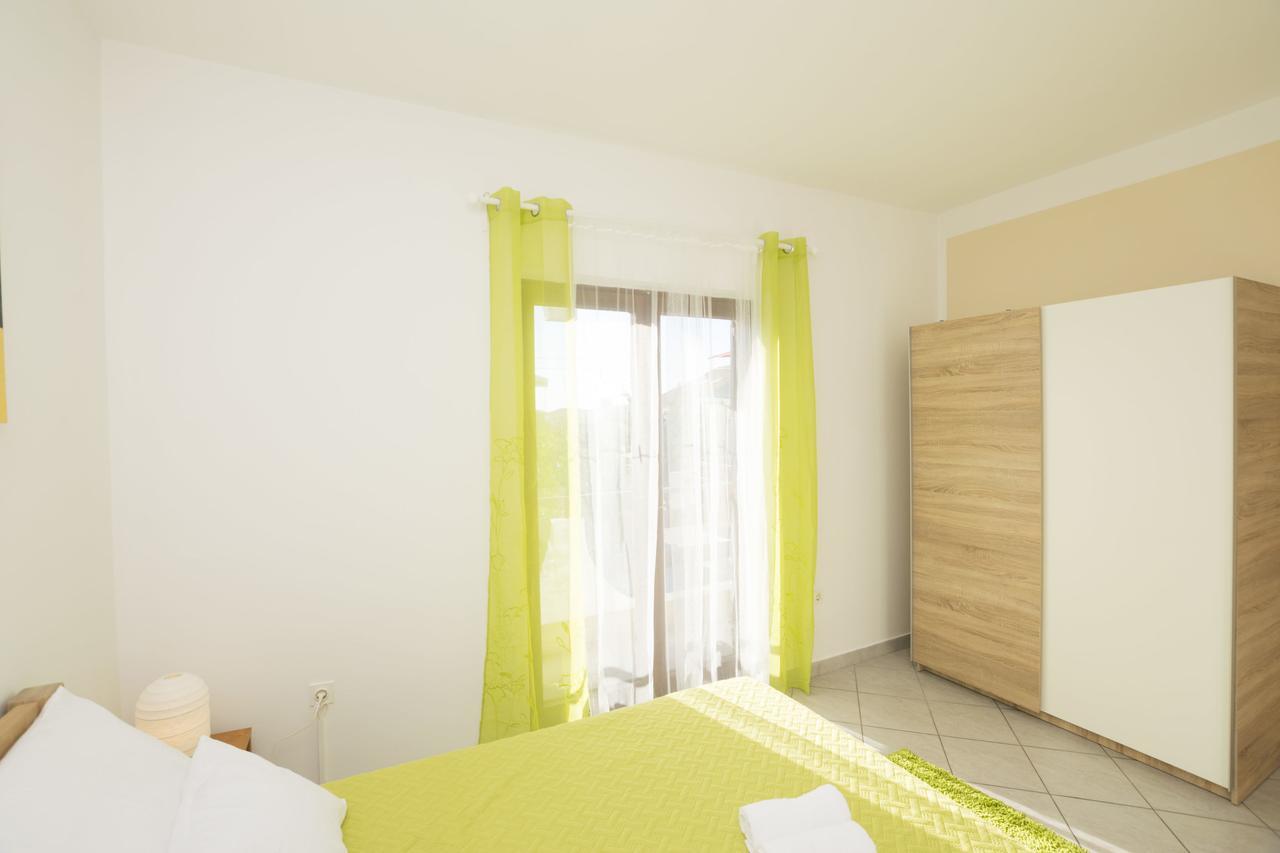 Apartments Katarina Pirovac Buitenkant foto